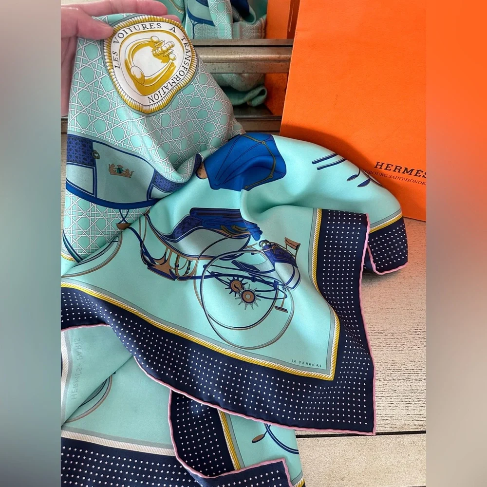SOLD! Gorgeous Hermes La Perriere 100%Silk Scarf 90x90 Light Blue Colors - Picture 5 of 14